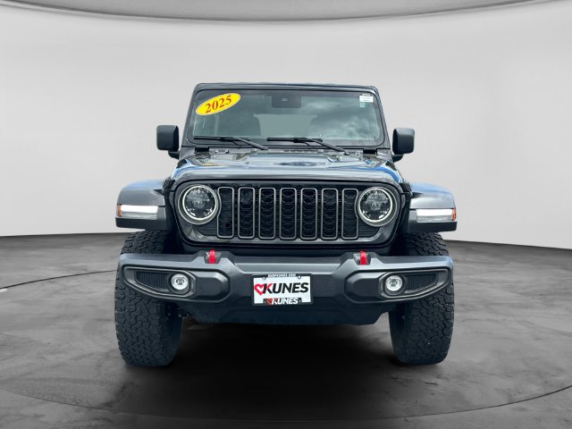 Used 2025 Jeep Wrangler Unlimited Rubicon AWD/4WD image 2
