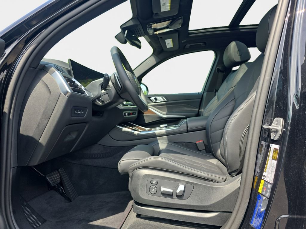 Used 2025 BMW X5 xDrive50e image 12