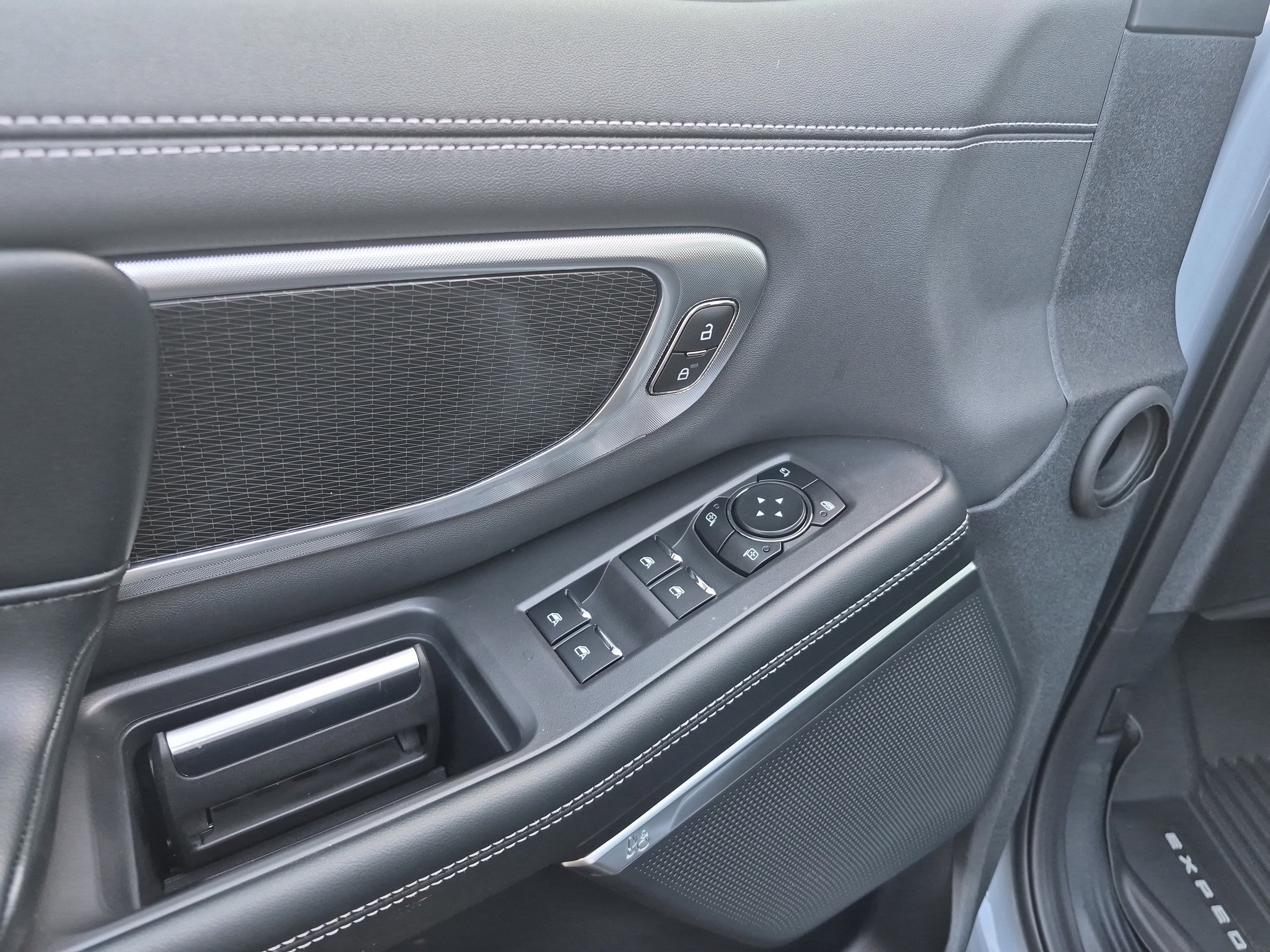 New 2025 Ford Expedition Max Platinum w/ Stealth Performance Package image 11