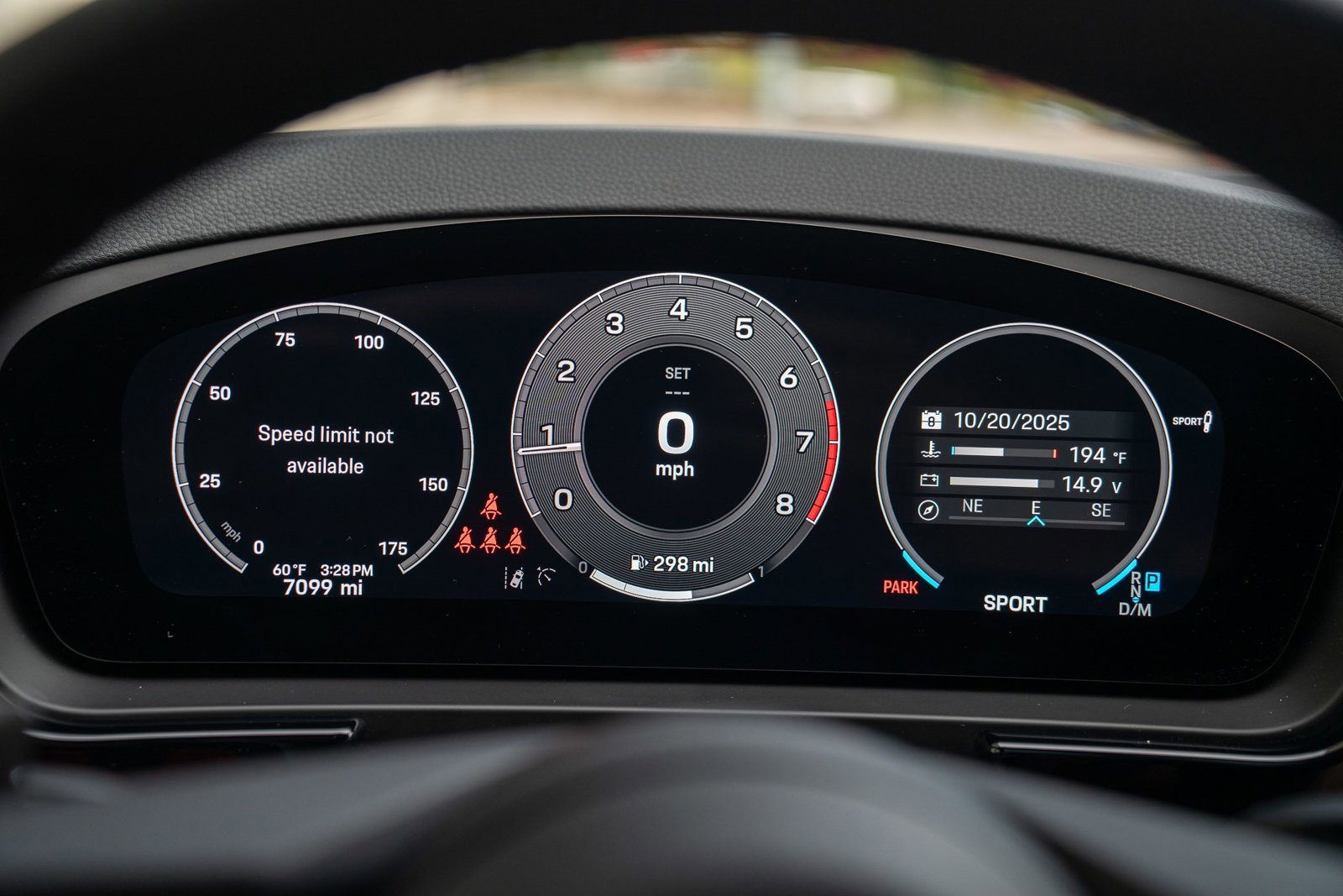 Used 2025 Porsche Cayenne image 15