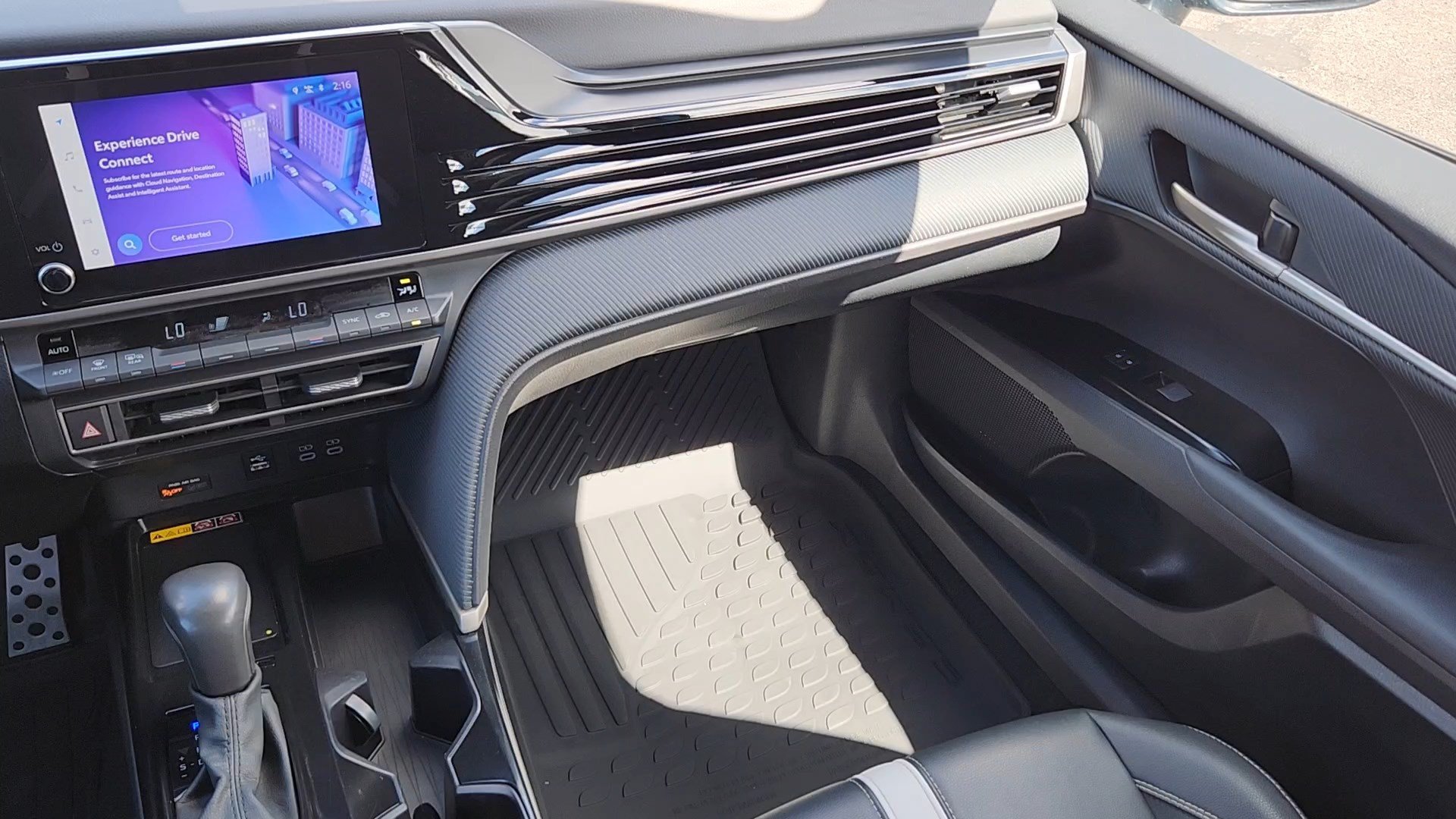 Certified 2025 Toyota Camry SE FWD image 6