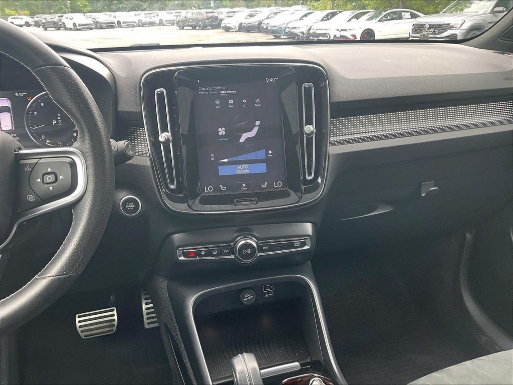 Used 2021 Volvo XC40 T5 R-Design w/ Climate Package AWD/4WD image 18