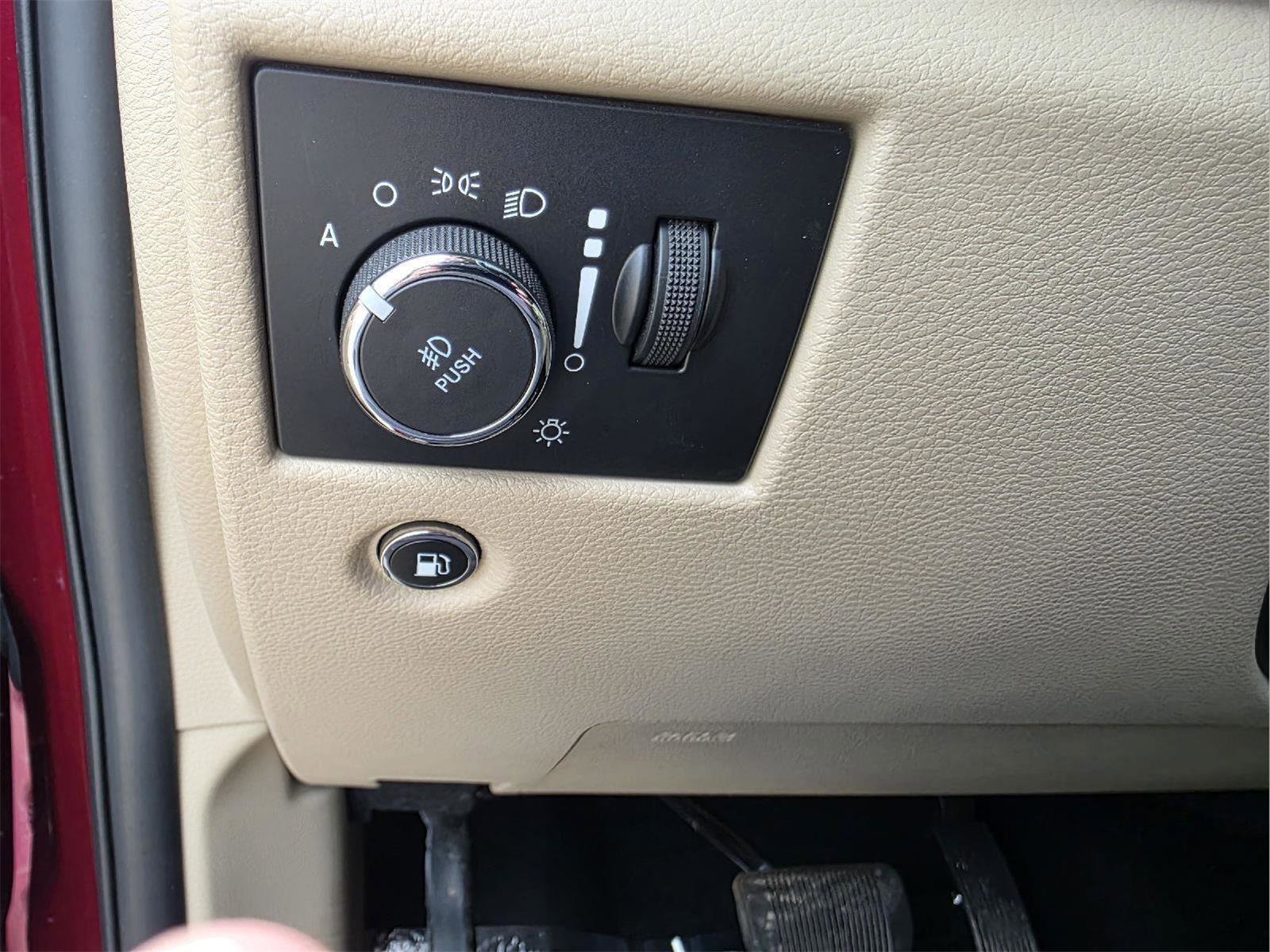 Used 2020 Jeep Grand Cherokee Limited RWD image 26
