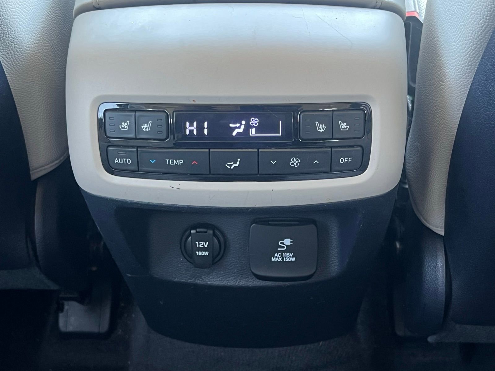 Used 2023 Hyundai Palisade Limited w/ Winter Package image 23