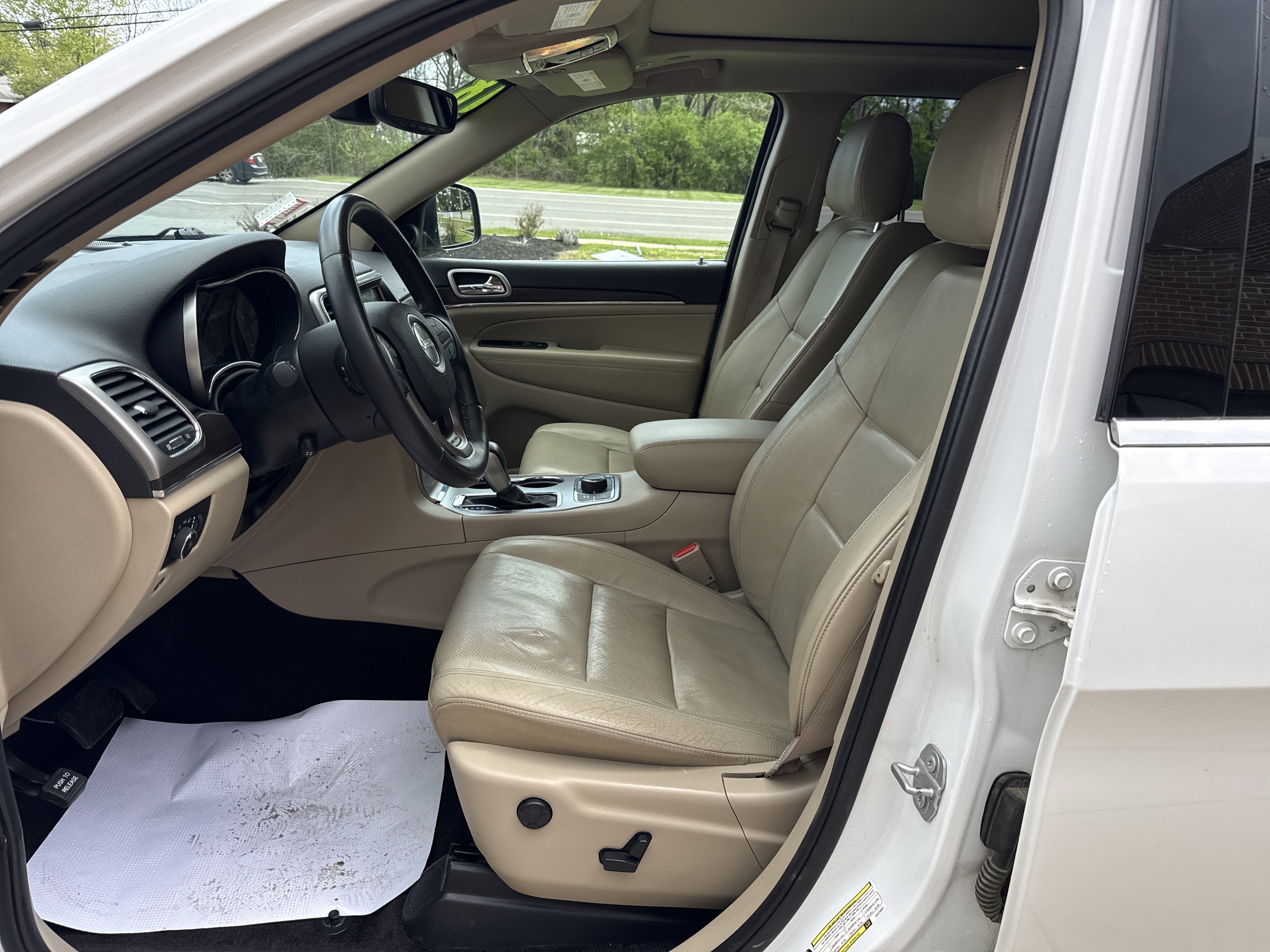 Used 2018 Jeep Grand Cherokee Limited w/ Luxury Group II AWD/4WD image 12