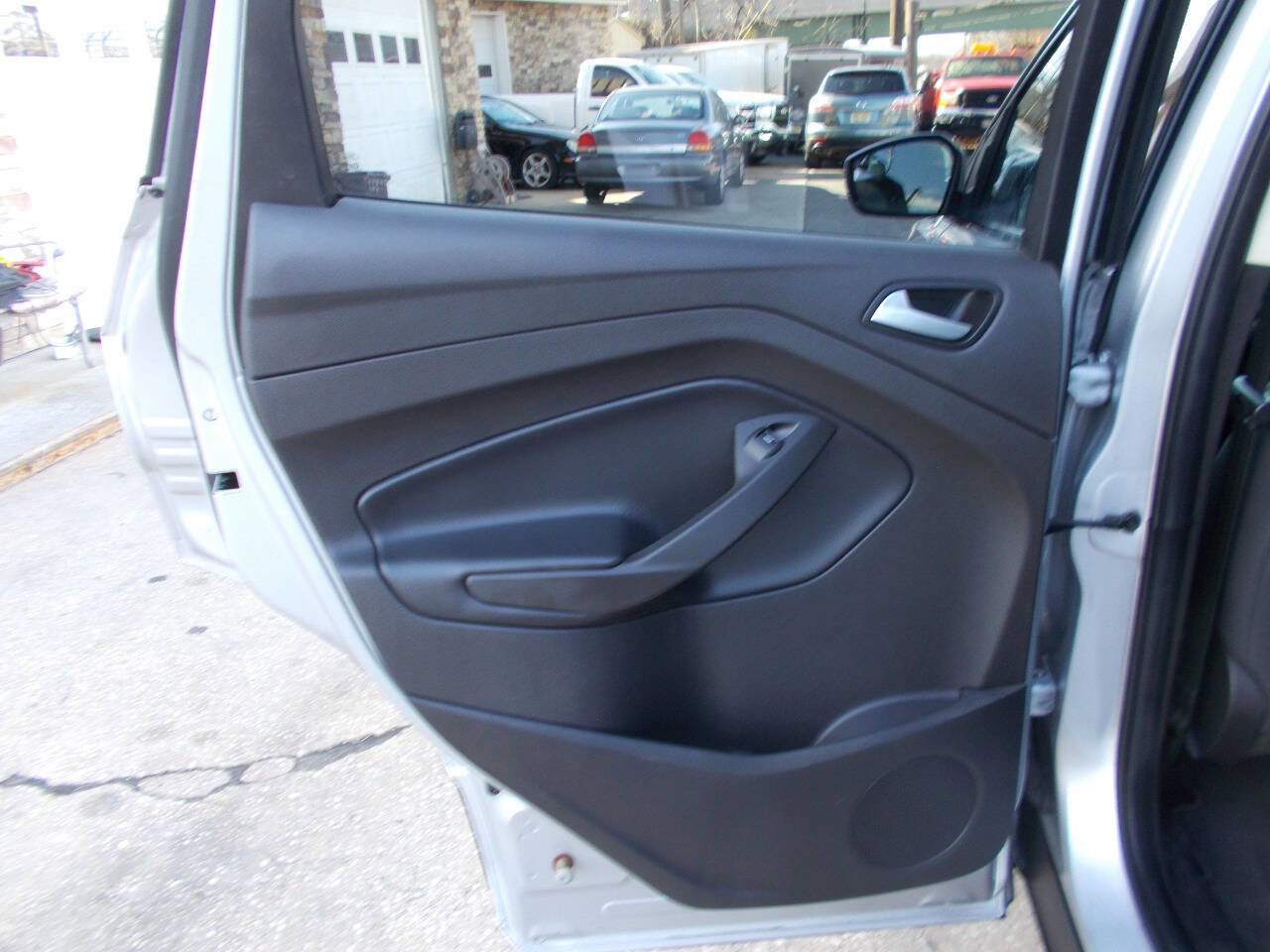 Used 2018 Ford Escape SE image 15
