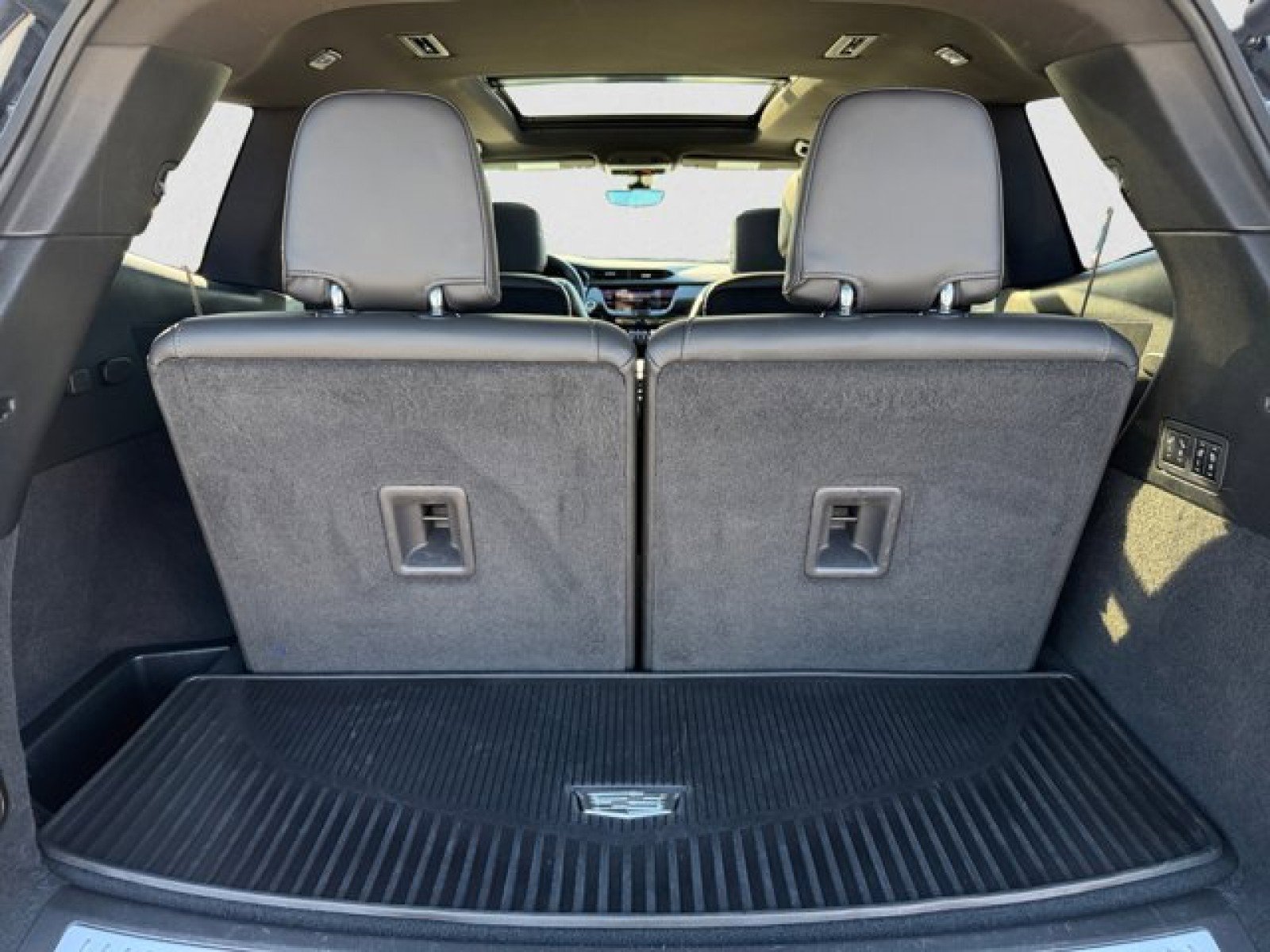 Used 2024 Cadillac XT6 Sport w/ LPO, Onyx Lite Package image 20