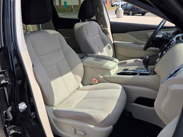 Used 2019 Nissan Murano SV w/ Premium Package image 17