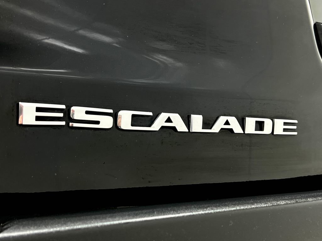 Used 2018 Cadillac Escalade Premium Luxury w/ LPO, Radiant Package AWD/4WD image 46