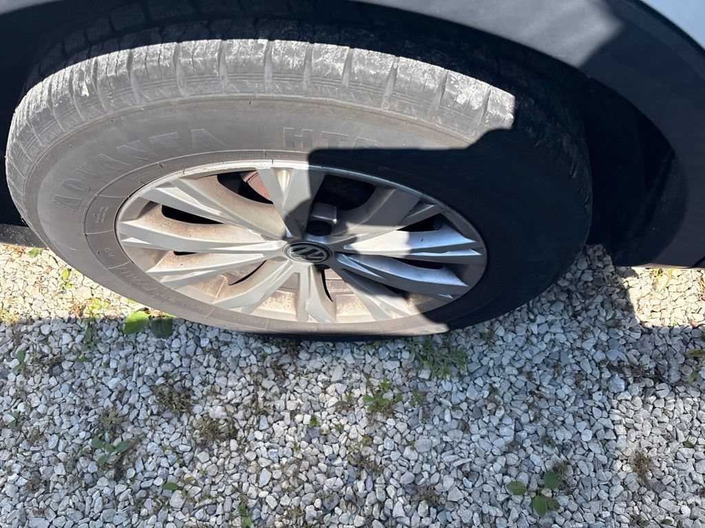 Used 2018 Volkswagen Tiguan SEL AWD/4WD image 5