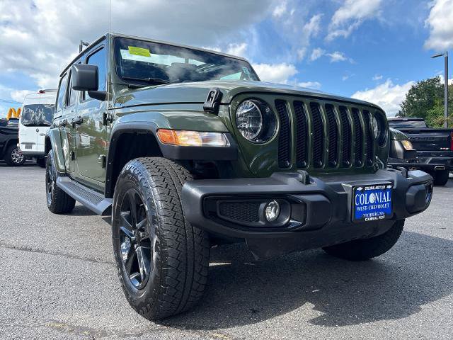 Used 2023 Jeep Wrangler Unlimited Sahara AWD/4WD image 3