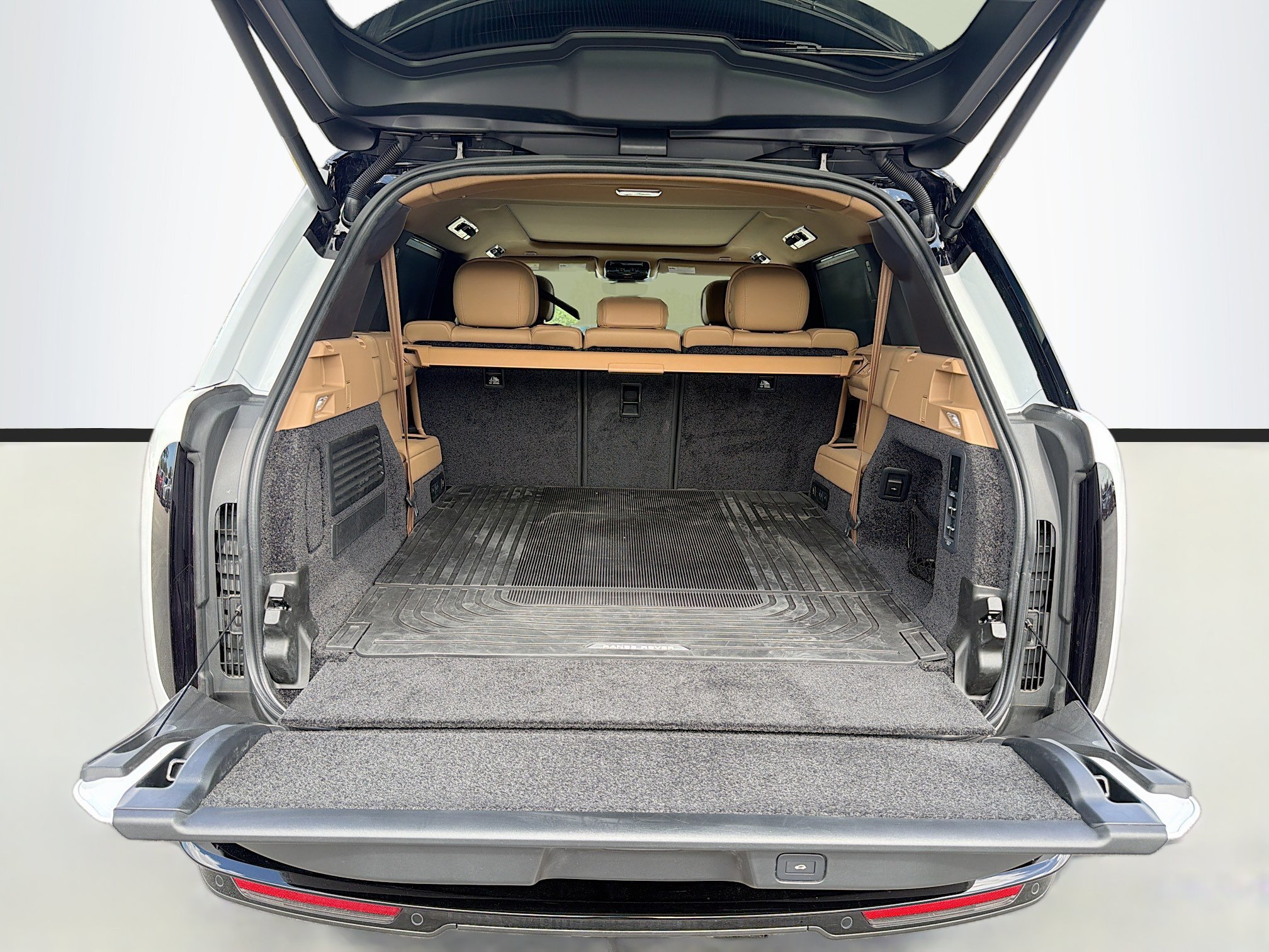 New 2026 Land Rover Range Rover Long Wheelbase SE AWD/4WD image 44