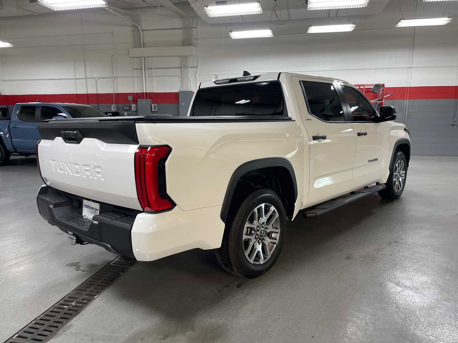 Used 2024 Toyota Tundra Limited w/ Power Package AWD/4WD image 9