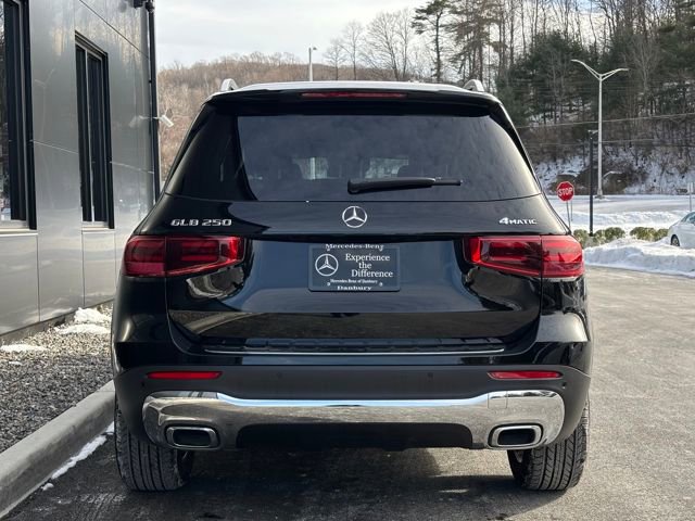 Used 2025 Mercedes-Benz GLB 250 4MATIC image 6