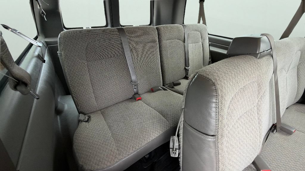 Used 2025 Chevrolet Express 3500 LT w/ LT Preferred Equipment Group RWD image 31