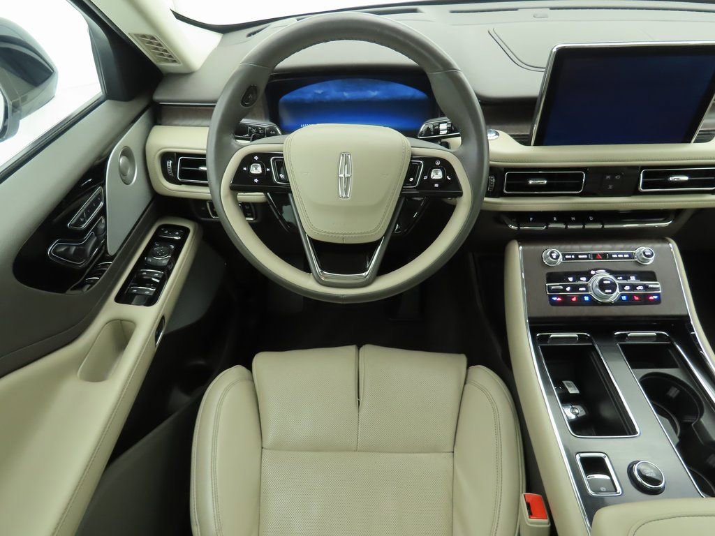Used 2023 Lincoln Aviator Reserve w/ Equipment Group 201A image 10