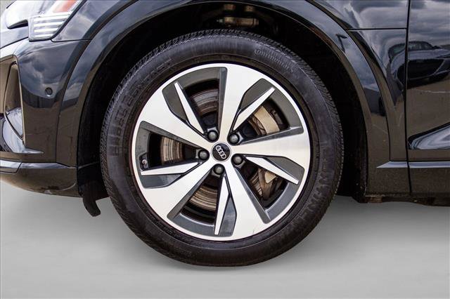Certified 2024 Audi Q8 e-tron Premium Plus AWD/4WD image 9