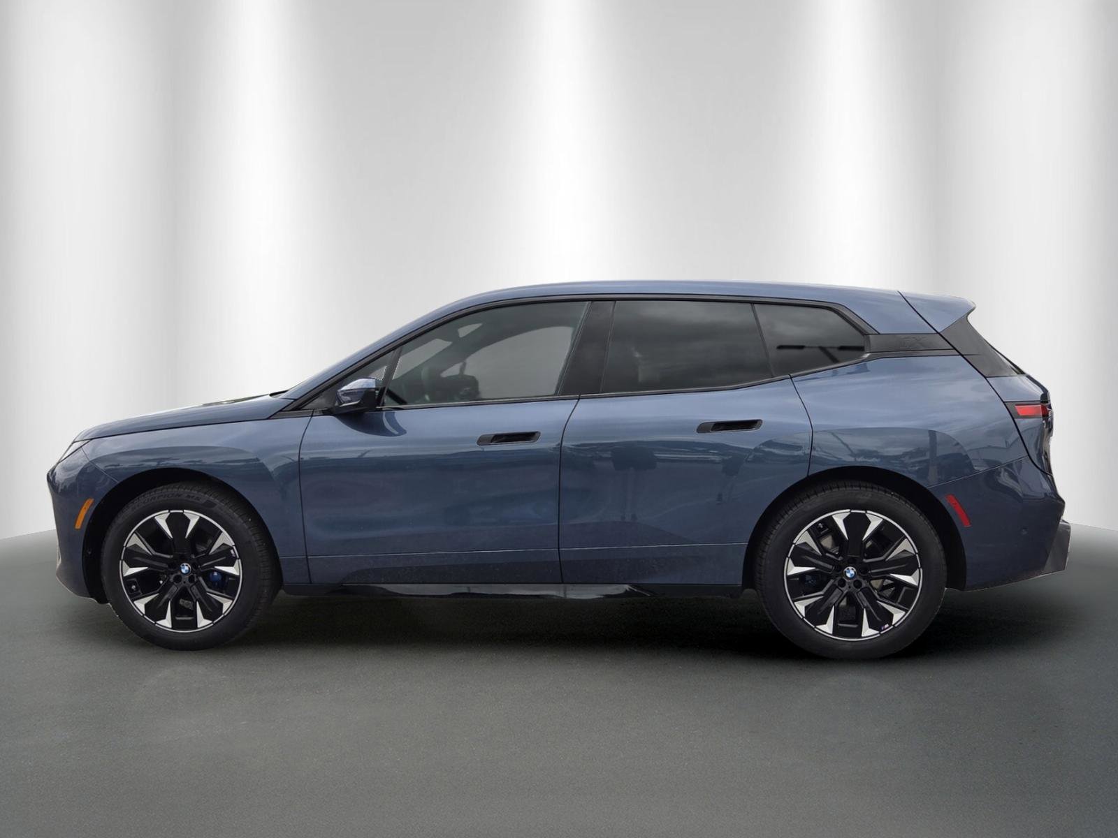 New 2026 BMW iX xDrive60 w/ M Sport Package image 4