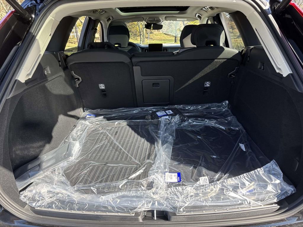 New 2026 Volvo XC60 B5 Plus w/ Protection Package Premier image 9
