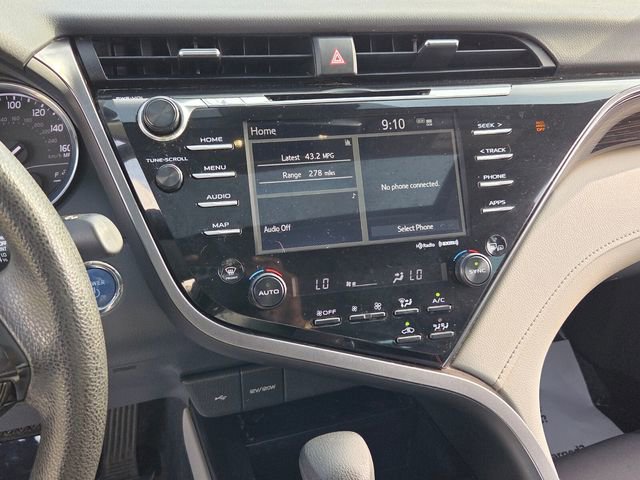 Used 2020 Toyota Camry LE w/ Sunroof Package FWD image 17
