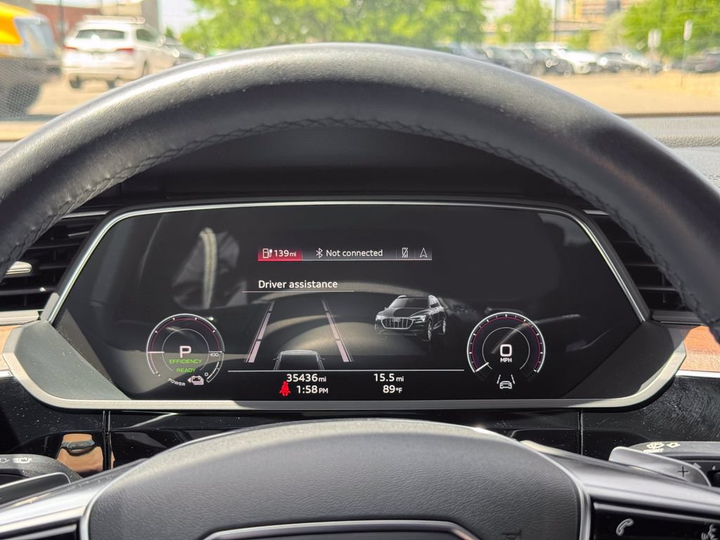 Used 2022 Audi e-tron Premium w/ Convenience Plus Package AWD/4WD image 18