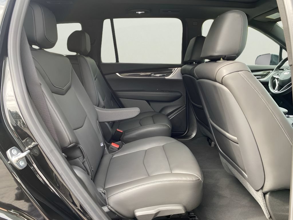 Certified 2025 Cadillac XT6 Sport w/ LPO, Floor Liner Package AWD/4WD image 18