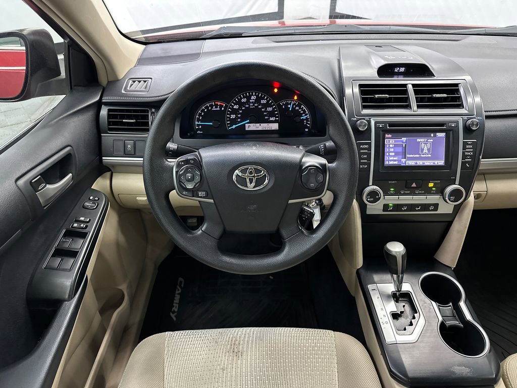 Used 2014 Toyota Camry L image 19