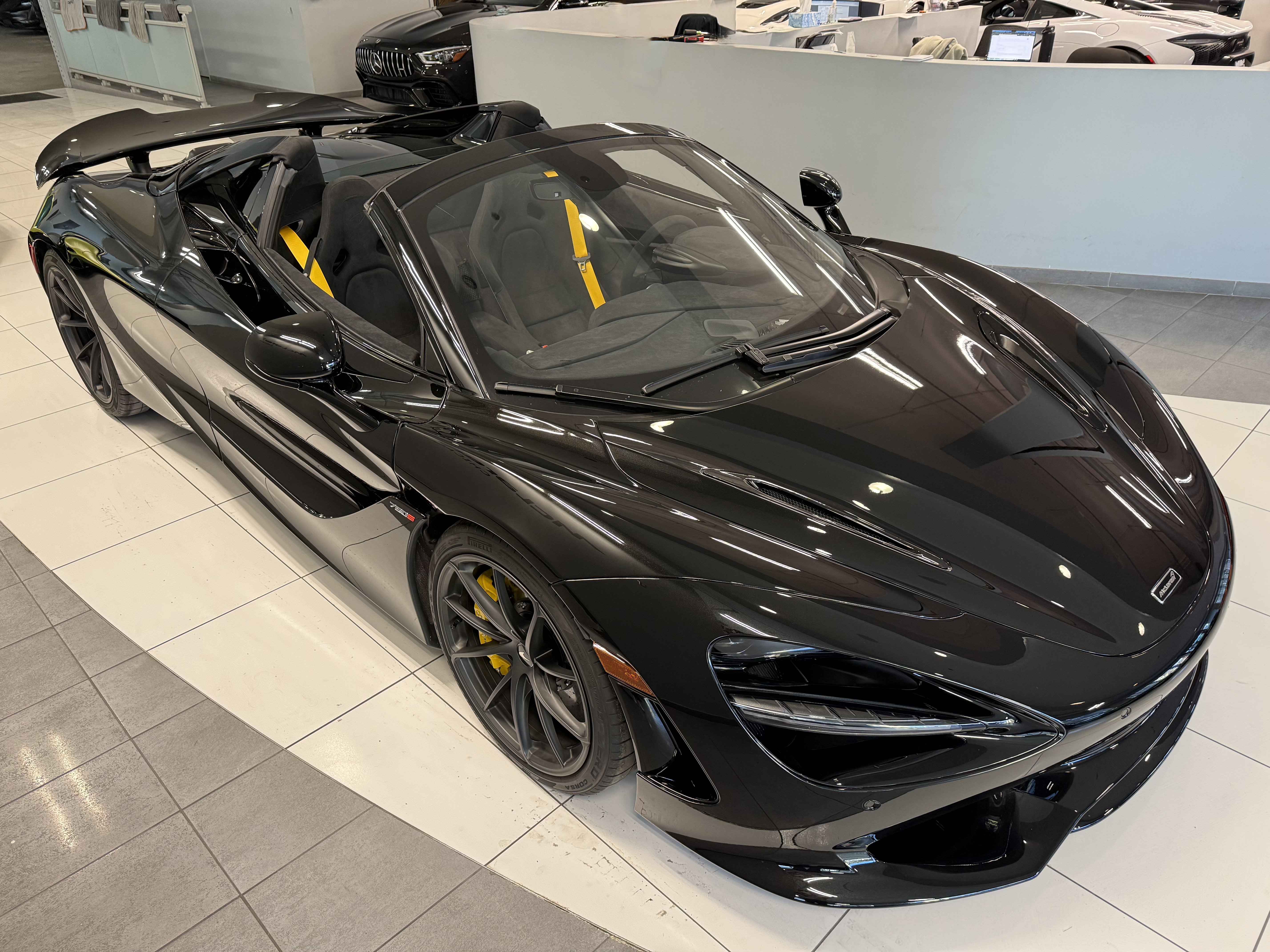 Used 2025 McLaren 750S Spider image 9
