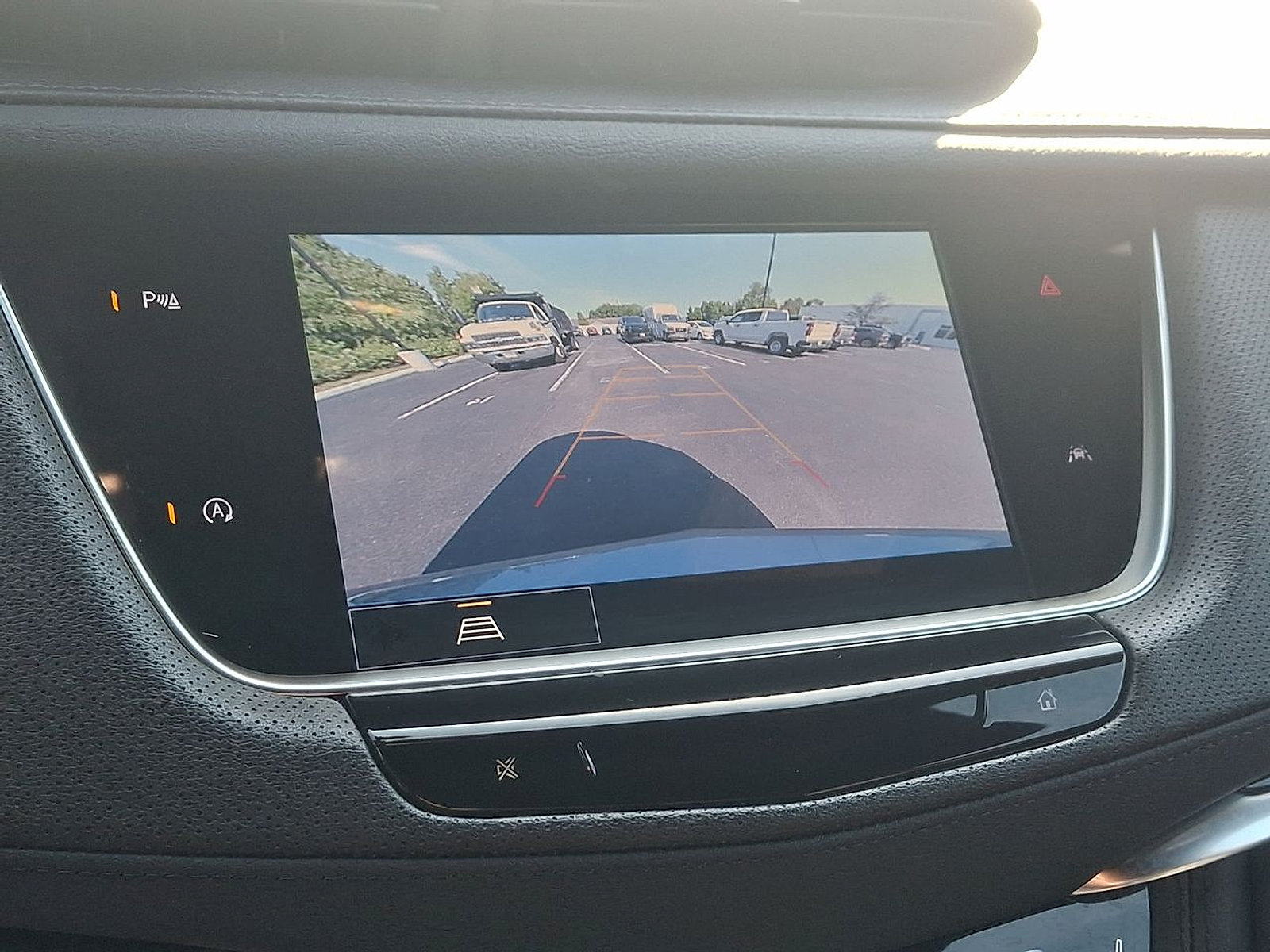 Certified 2025 Cadillac XT6 Luxury AWD/4WD image 15