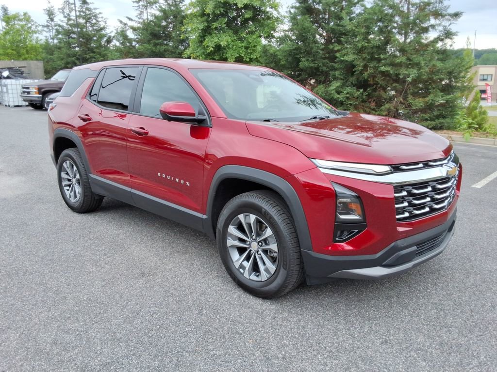 Used 2025 Chevrolet Equinox LT w/ Safety and Technology Package FWD image 3