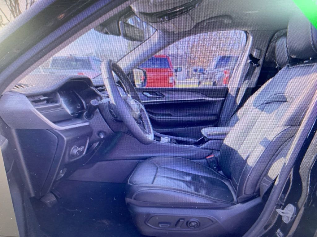 Used 2023 Jeep Grand Cherokee L Limited w/ Luxury Tech Group II image 4