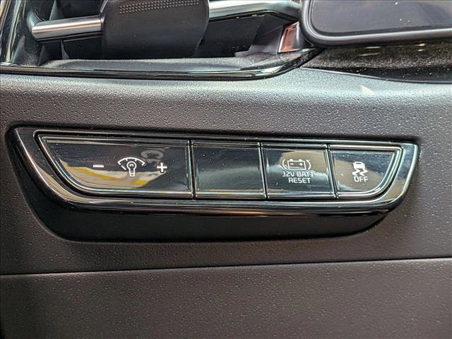 Used 2025 Kia Niro EX FWD image 12