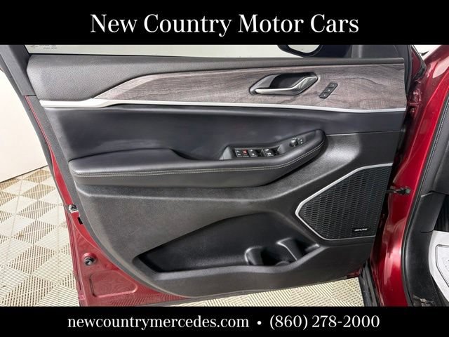 Used 2021 Jeep Grand Cherokee L Limited AWD/4WD image 12