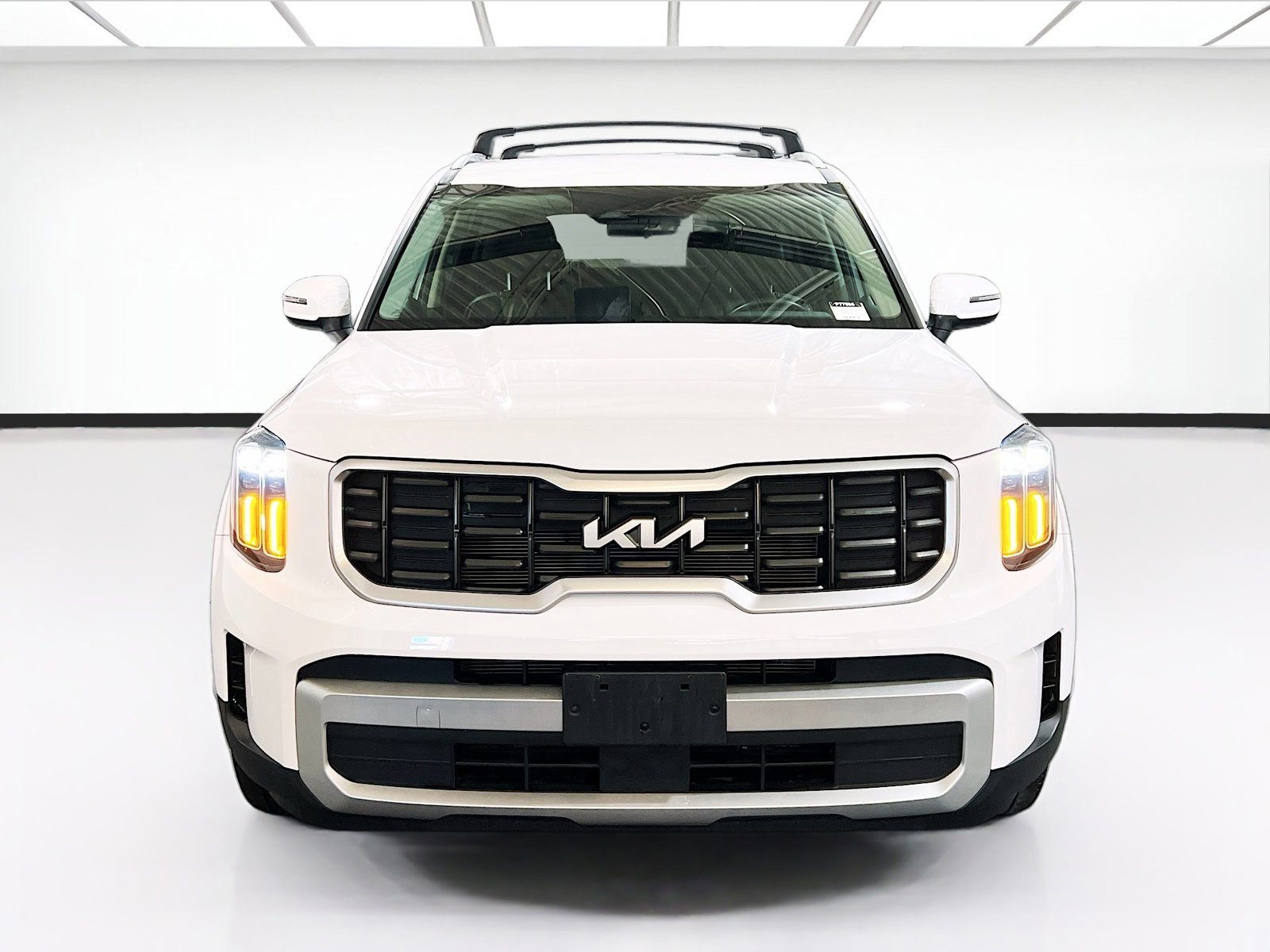 Used 2024 Kia Telluride S image 2