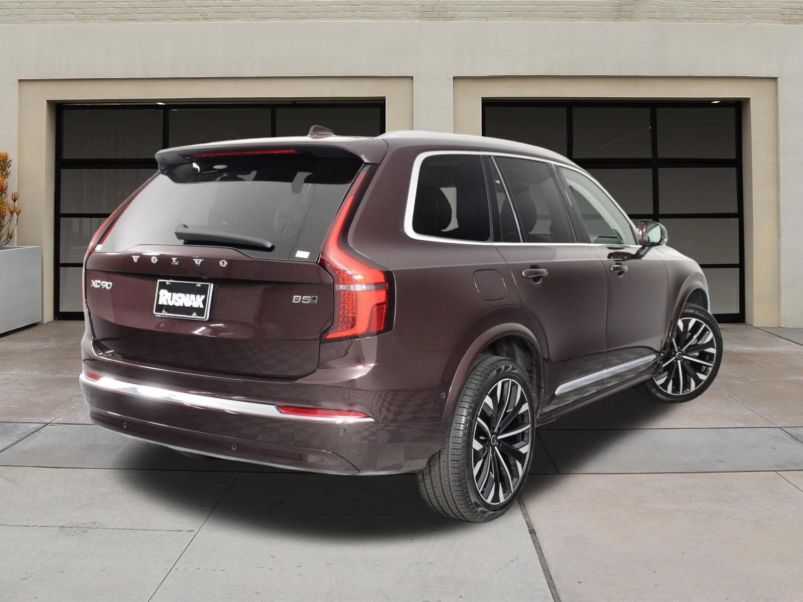 Certified 2026 Volvo XC90 B5 Plus w/ Protection Package AWD/4WD image 4
