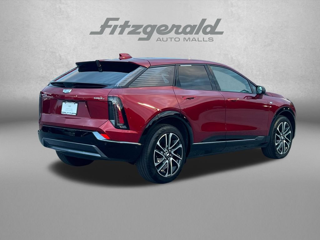 Certified 2025 Cadillac Optiq Sport 2 w/ LPO, Floor Liner Package AWD/4WD image 8