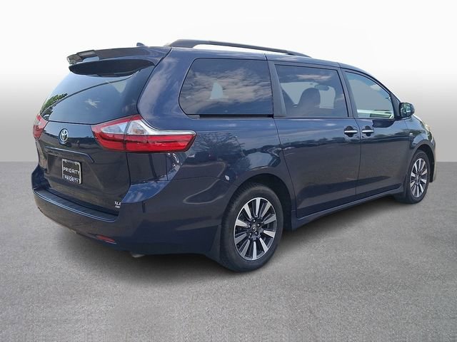 Used 2019 Toyota Sienna XLE w/ XLE Navigation Package AWD/4WD image 4