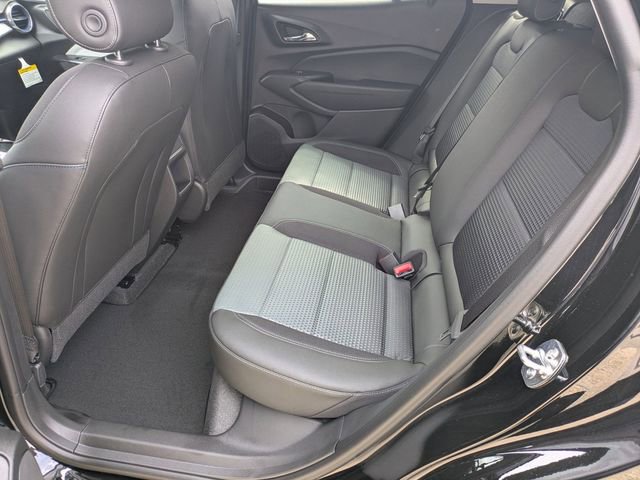 New 2026 Chevrolet Trax LT w/ Sunroof Package FWD image 24