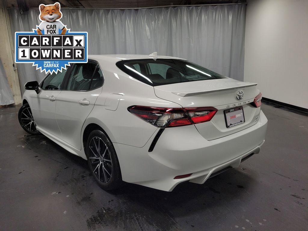 Used 2022 Toyota Camry SE image 6