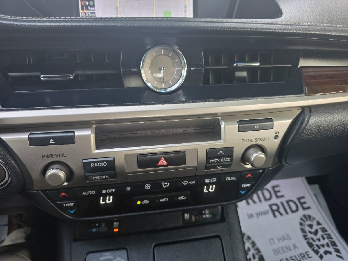 Used 2015 Lexus ES 350 w/ Premium Package FWD image 27