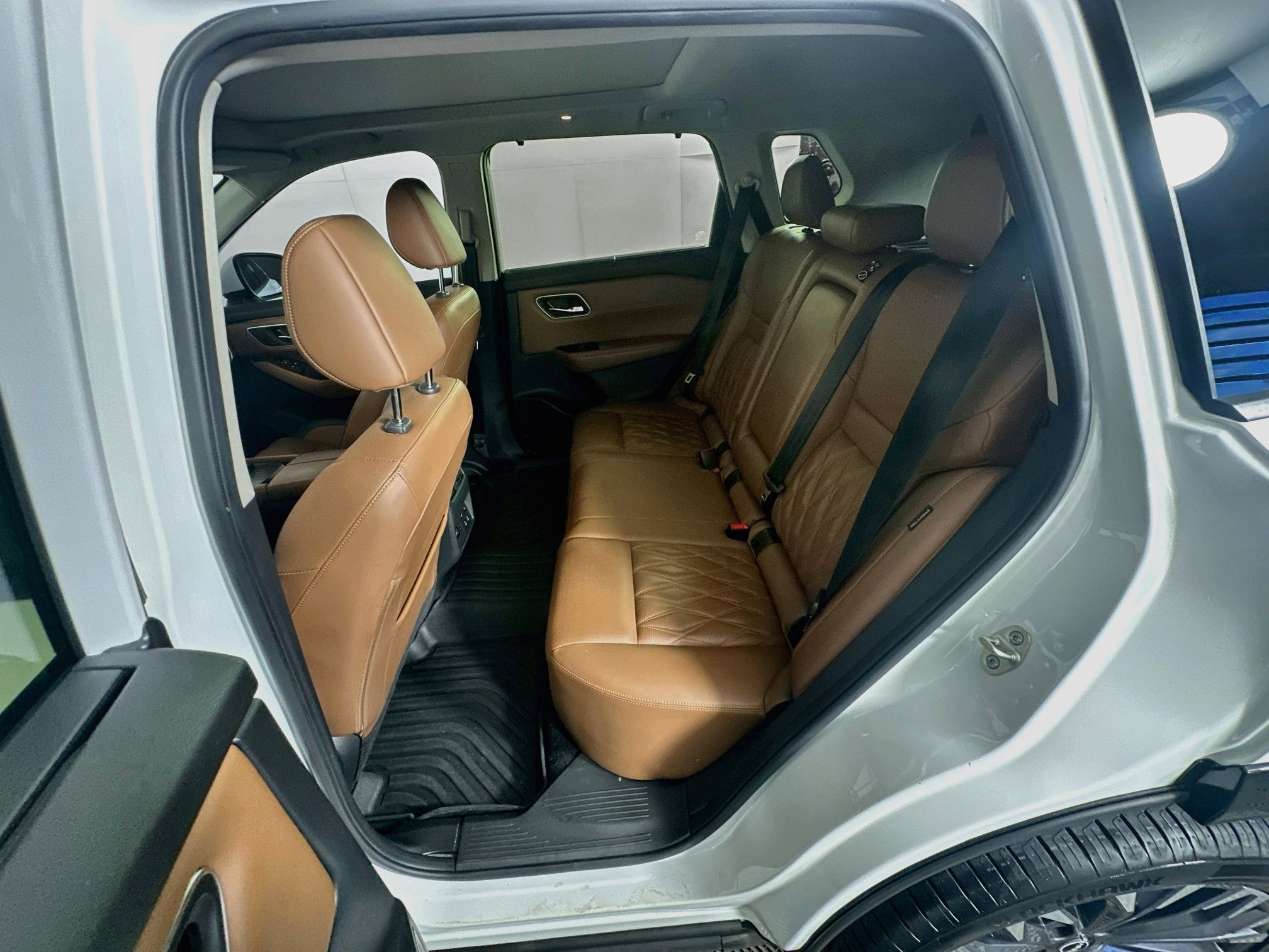 Used 2024 Nissan Rogue Platinum w/ Platinum Premium Package FWD image 29