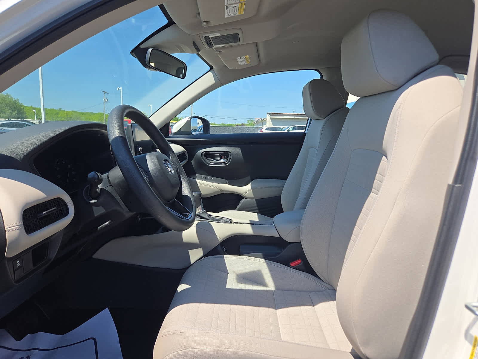 Used 2023 Honda HR-V LX image 15