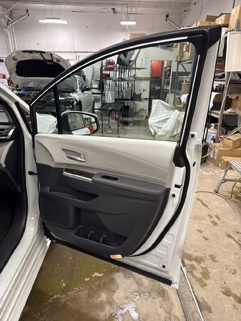 Used 2024 Toyota Sienna XLE image 19