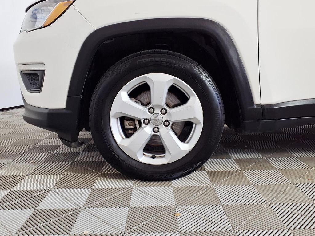 Used 2018 Jeep Compass Latitude w/ Popular Equipment Group FWD image 7