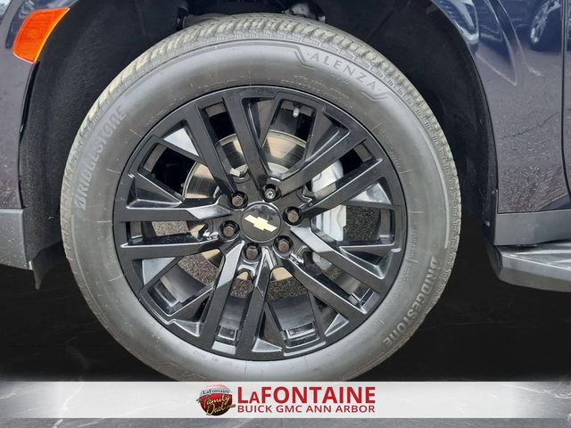 Used 2023 Chevrolet Tahoe Premier AWD/4WD image 32