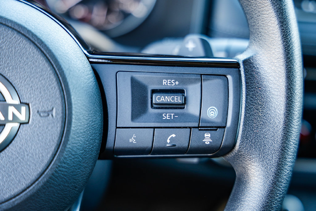Used 2023 Nissan Rogue SV FWD image 46