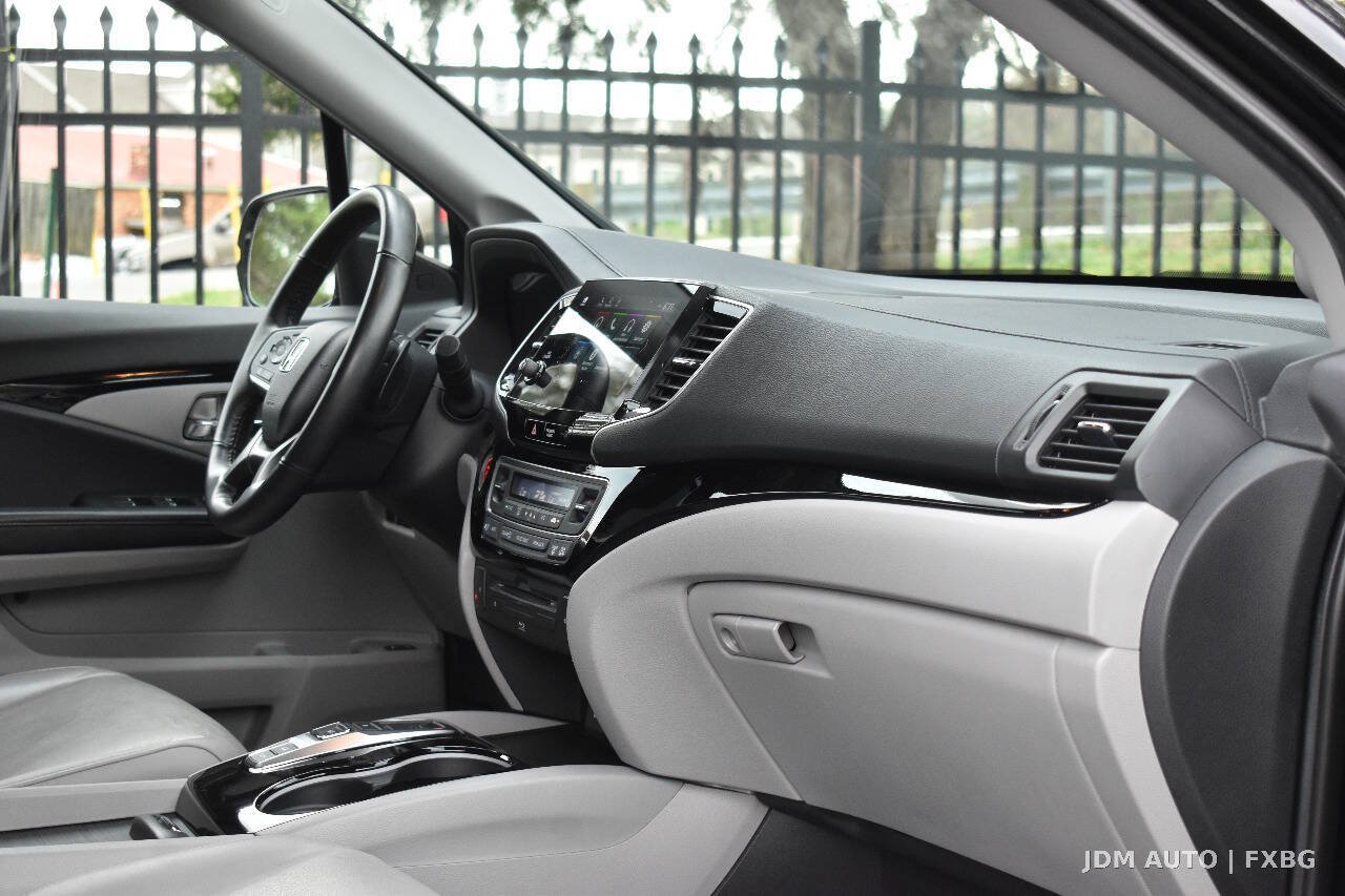 Used 2019 Honda Pilot Touring image 17