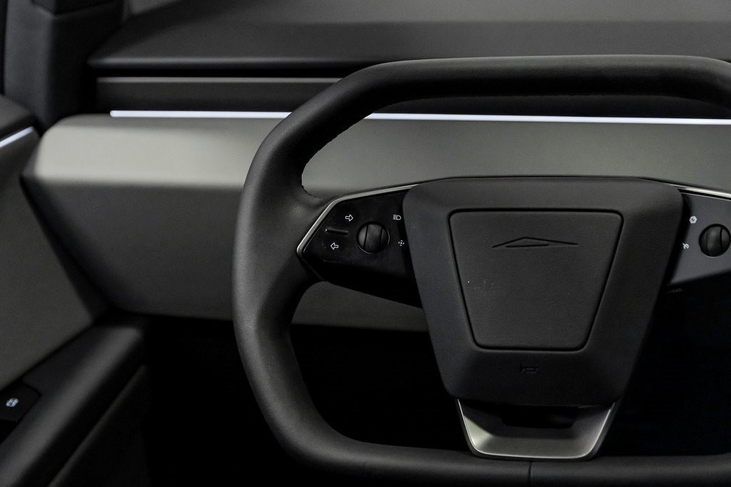 Used 2025 Tesla Cybertruck AWD Crew Cab image 23