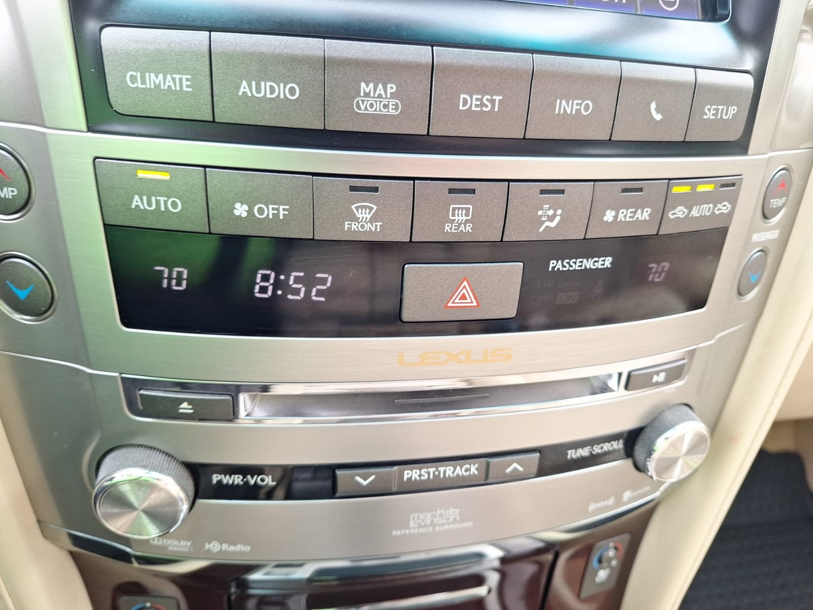 Used 2013 Lexus LX 570 4WD w/ Luxury Pkg image 26