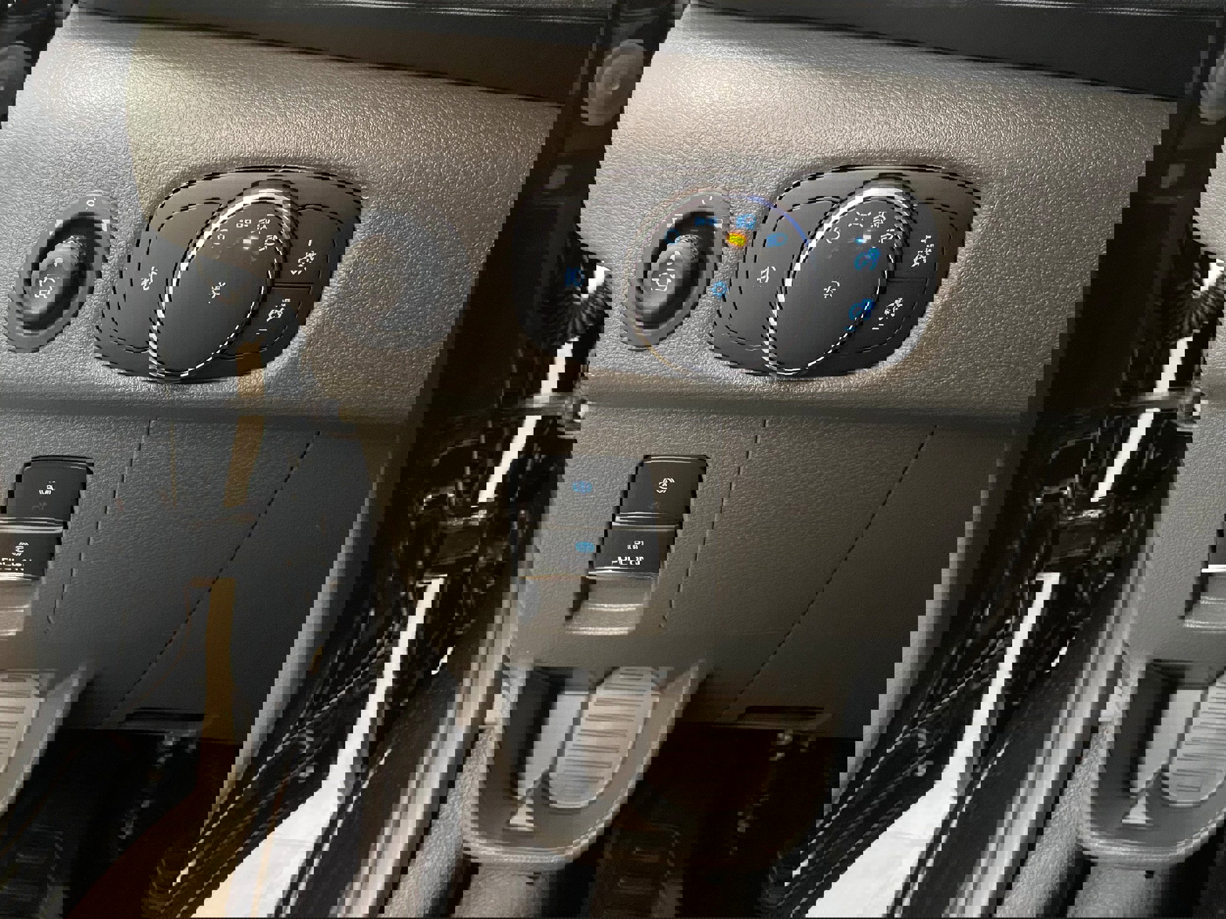 New 2026 Ford Transit 250 148 Medium Roof Extended AWD w/ Exterior Upgrade Package image 16